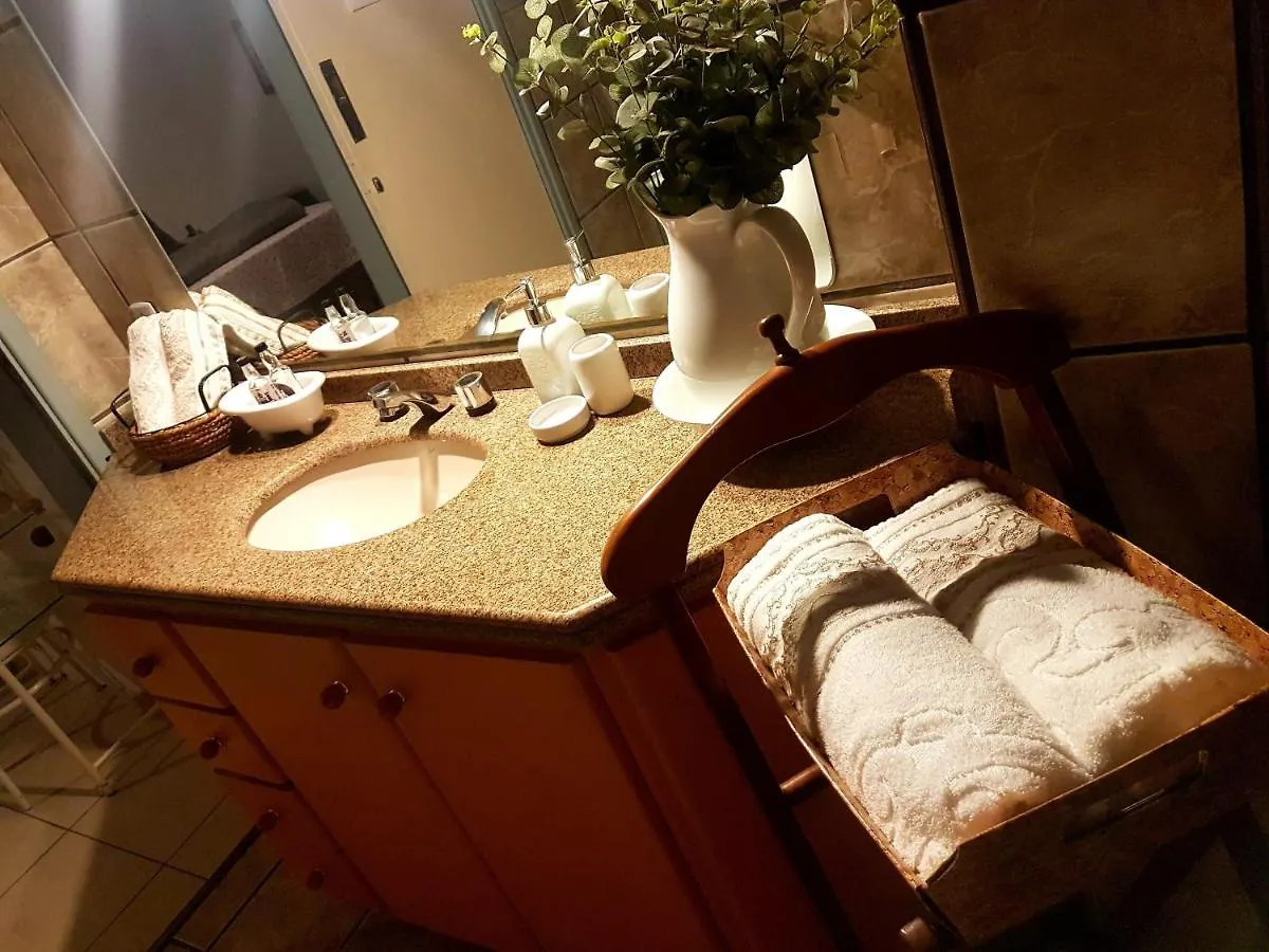 Leeds Cafe Store Hotel Florianopolis 2*,  Brazil